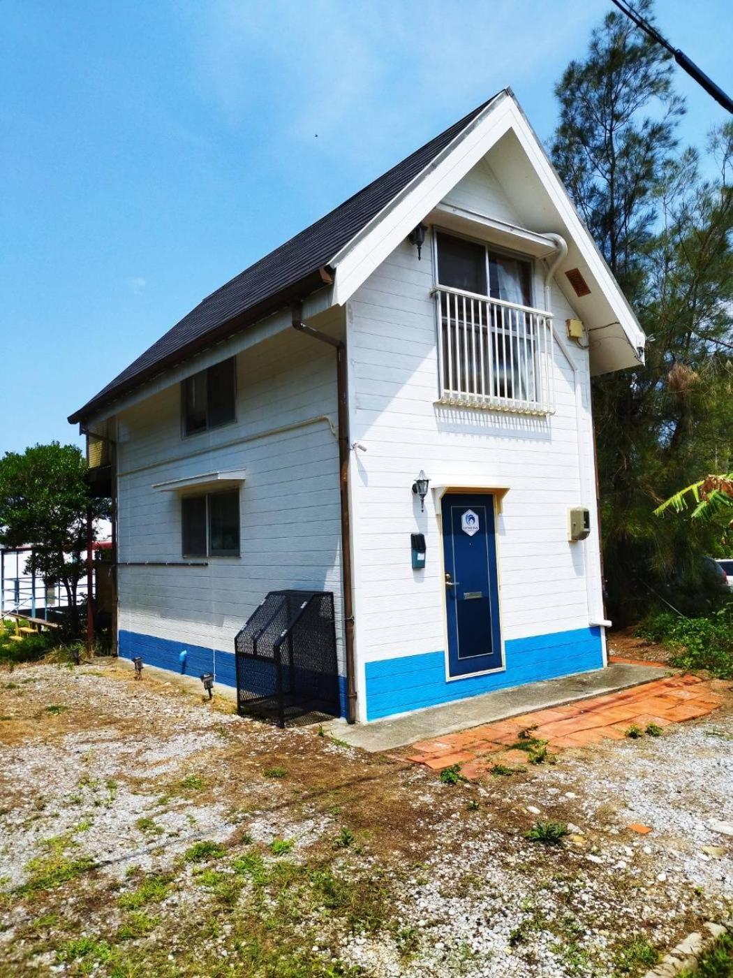 Cottage Blue Onna Ngoại thất bức ảnh